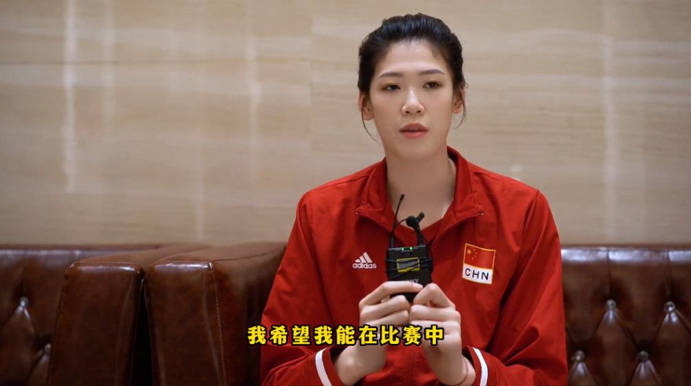 库姆布拉正在随球队进行训练，但我们还没有和任何人接触。